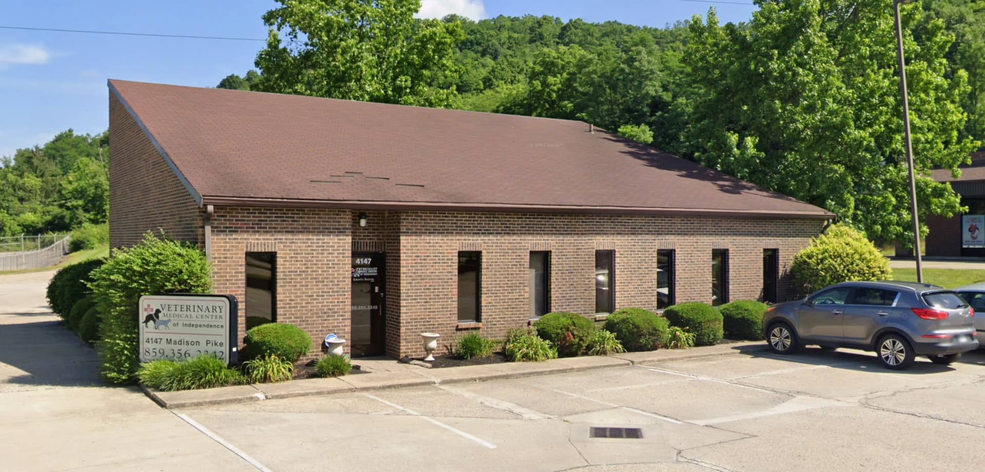 Veterinary Medical Centers Independence clinic exterior on Madison Pike